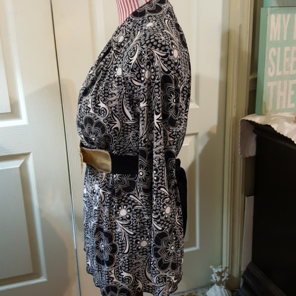 New Directions Blouse/Top. Size Large. - Picture 3 of 8